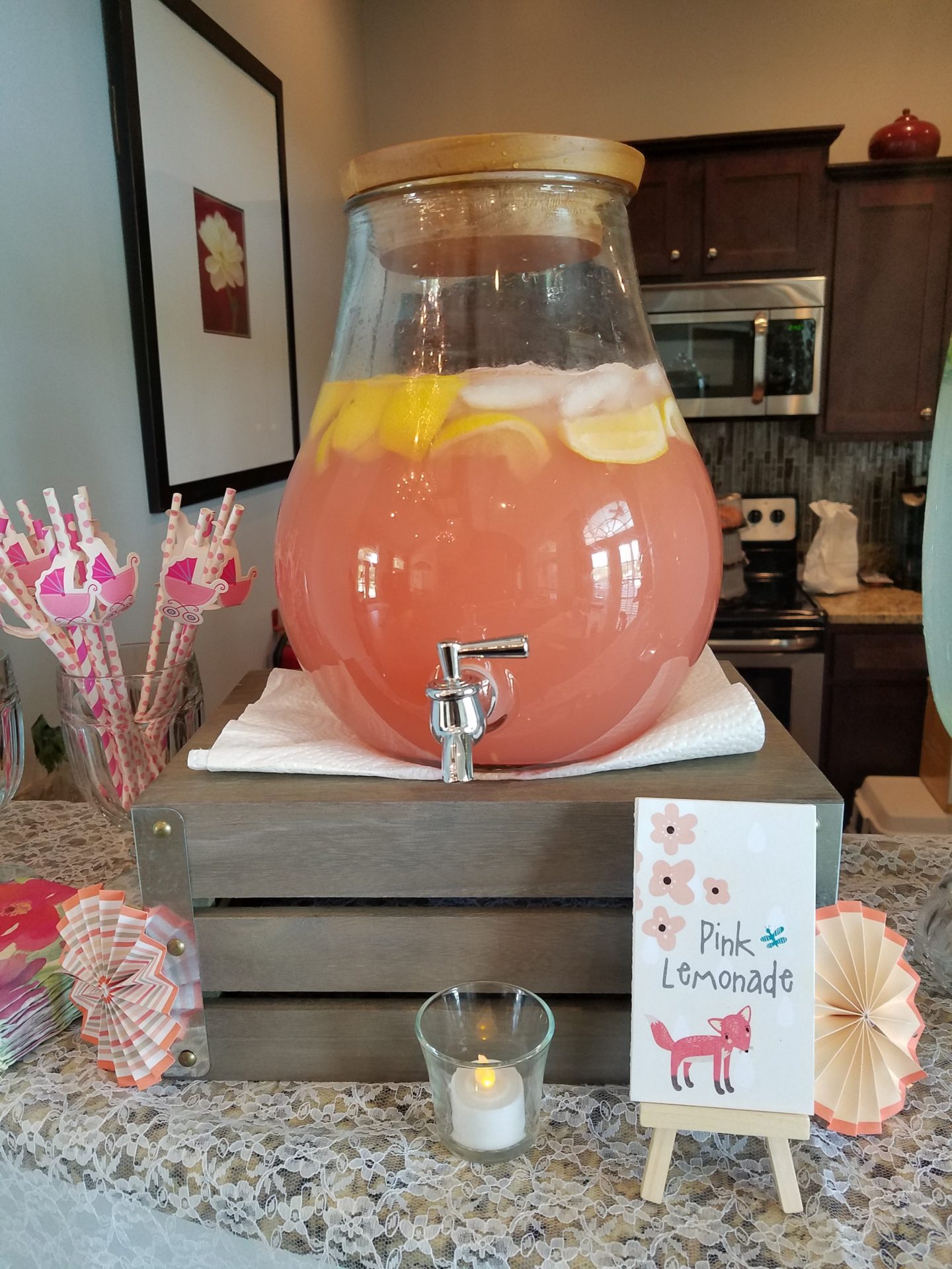 Baby shower drinks and sign